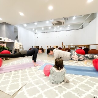 We are holding various events to enjoy childcare such as baby massage♪