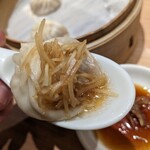 鼎泰豊 - アツアツではなかったですが猫舌には嬉しいです