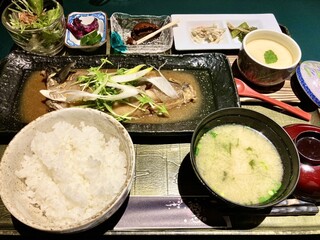 Wabisabi Ton'Ya - 鯖の味噌煮定食1,080円！