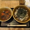 なぜ蕎麦にラー油を入れるのか。 池袋西口店