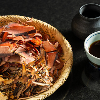 Enjoy a bowl of special soba soup that has been carefully aged for three days.