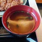 とんかつくら島 - 味噌汁