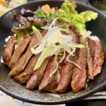 焼肉酒場 叶 - 2024.1.5  叶名物！２種盛り丼