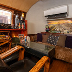 セグズ カフェアンドダイナー - エアストリーム ソファー席