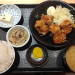 大宮横丁酒場 - 唐揚げ定食。