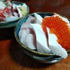 Osashimi Donya - ２種丼(ブリ、サーモン)＋イクラトッピング、シャリ大盛