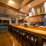塚本鮮魚店 - お一人様でも気兼ねなくお食事をお楽しみいただけるカウンター席もございます♪