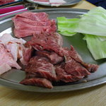 肉料理カオリちゃん - タンにバラとガリです。