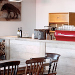 ブラックボード - ALLPRESS ESPRESSOの豆を使った香り豊かなコーヒーが楽しめます。