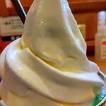 珈琲所コメダ珈琲店 - ソフトクリームアップ❣（溶け気味w）