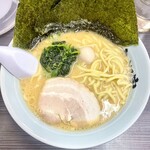 横浜家系ラーメン 魂心家 - ラーメン（醤油 780円）