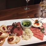 ロティサリーチキンとワイン飲み放題 Hamachan55 - 