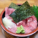 悠久 - まぐろどん2255円（税込2480円）