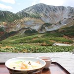 剣山荘 - 外で食べれば絶景ランチ