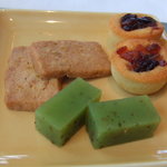 Benoit Alain Ducasse - キウイとローズマリーのパートドフリュイ