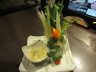 NIJYU-MARU - グリーンカレーのスティックサラダ