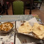 Indian Restaurant Shri Aruna - シーフードガーリックマサラとガーリックナン