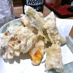 梟小路 - 天ぷらは注文を受けてから揚げているので、熱々のカリッカリ。