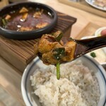 あんちすてーき とろろ麦めし 豚丸 - 