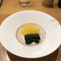焼き鳥 平良 - 柑橘とほうれん草の白和え。