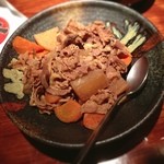 大衆IZAKAYAエイト - 牛肉と根菜の生姜煮