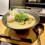 Honoru Puremia - 特製鶏白湯麺