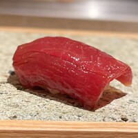 鮨トキドキ串 海老虎 - 赤身の漬け