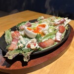 鳥鮮 - ロメインレタスの焼きシーザーサラダ