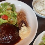 Bistro Meguro - ハンバーグとクリームコロッケ定食