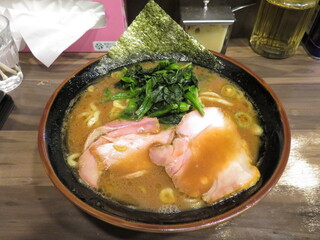 神田ラーメン わいず - ラーメン 900円