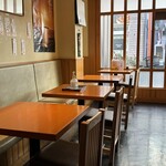 とっとっと - 店内