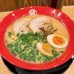 かぶら屋 - 豚骨ラーメン（638円）と 煮玉子追加（+110円）