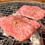 炭火焼肉 ホルモン にく式 - 