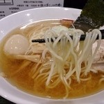 ラーメン角屋 - 醬油ラーメン煮玉子入り