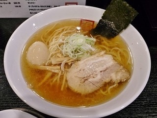 ラーメン角屋 - 醬油ラーメン煮玉子入り780円