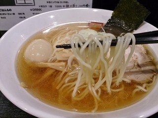 ラーメン角屋 - 醬油ラーメン煮玉子入り