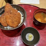 Gyuukatsu Kyou To Katsugyuu - 牛タレカツ丼3枚 890円