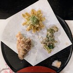 郷土料理ともん - 蕗の薹の素晴らしいアロマ。平茸もこの時期ならではの美味しさなんだと思う。脂が乗ってるという表現の茸バージョンはなんでしょうな。