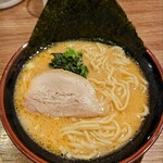 横浜家系ラーメン 武田家 - 醤油