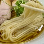 Ramen FeeL - エッジの立った滑らかトゥルトゥル細平打ちストレート麺