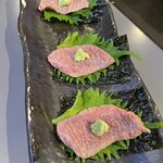 焼肉レストラン Sachi - 炙りロース海苔しそ巻きわさび添え