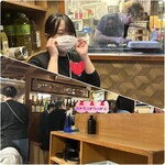 Yakiton Umaimon Yokochou Marutaka - 店内・明るいスタッフ