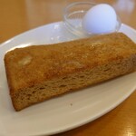 コーヒーヤ - モーニングサービス　の内容
            ◯トースト
            黒糖パンとなる
            
            パン自体に上質感ある旨味と甘味があり
            美味しい味わい