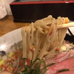 233041352 - 限定「廣島縣産牡蠣鹽ラーメン」（1,400圓）の麺アップ。