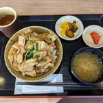 北の味紀行と地酒 北海道 - 北海道名物　豚丼¥950-