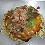 Okonomiyaki Hiroshi Chan - そば肉玉¥550