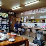 ホルモン焼 胡桃 - 店内