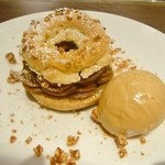 レストランユニック - 濃厚なプラリネクリームのパリブレスト