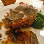 ラ・テンダ・ロッサ - スペイン産乳飲み仔豚の窯焼き 
       かぼちゃのスパッツェリと黒トリュフのソース