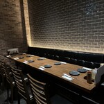 Tonkatsu Ando Yakitori An Yotsuya - 半個室、プライベート感のある半個室は、ゆったりと会話を楽しみながらの食事に重宝。